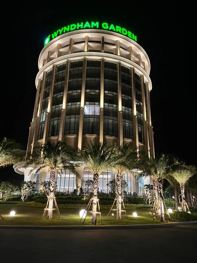 Long Hai Villas Trong Wyndham Garden Cam Ranh Vietnam